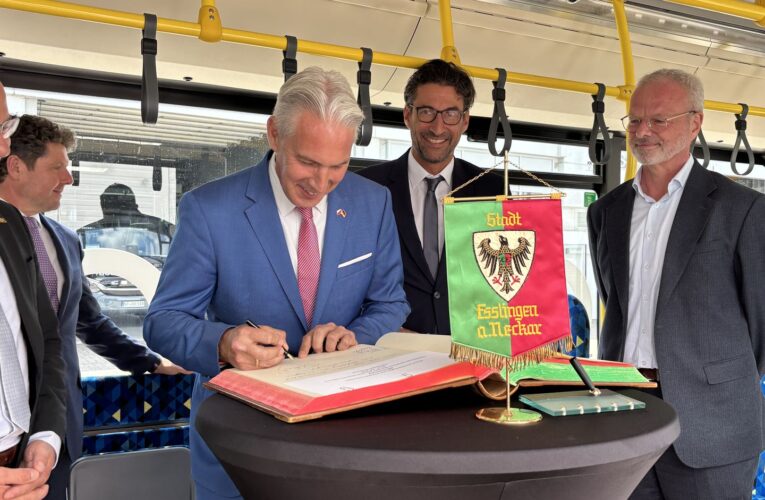 Škoda Group předala do užívání první dva trolejbusy pro Esslingen. Německé město míří ke 100% elektrické veřejné dopravě