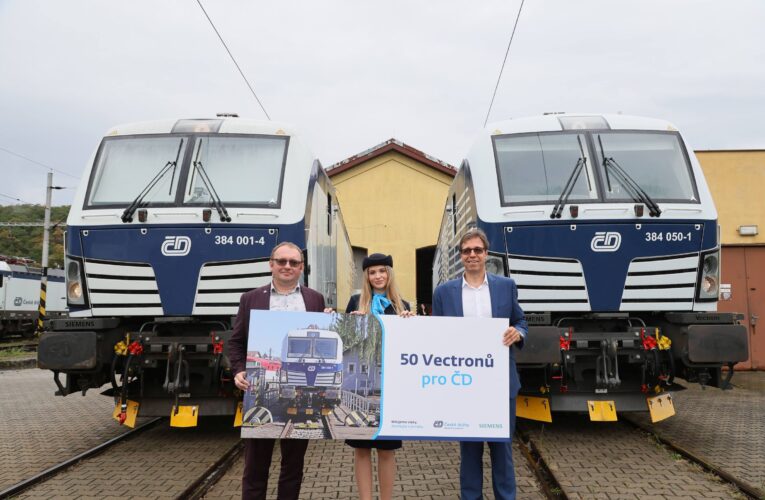 České dráhy převzaly poslední, 50. lokomotivu Vectron řady 384 od společnosti Siemens Mobility
