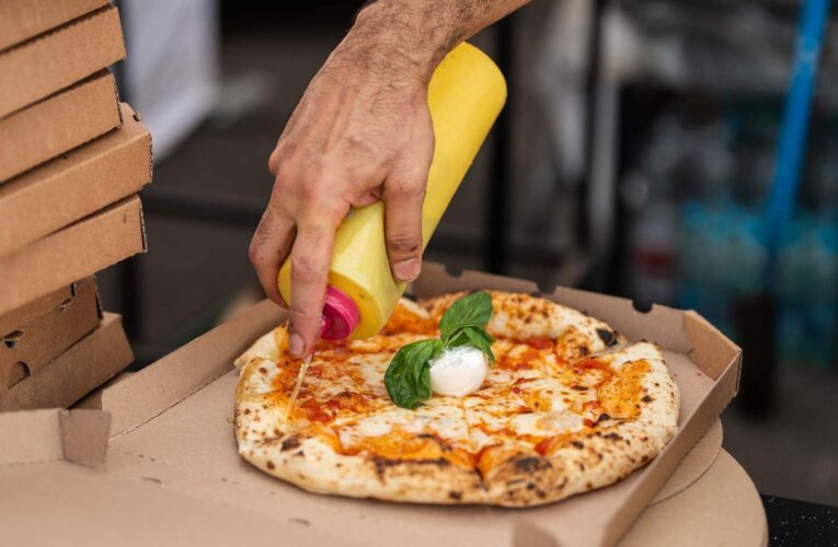 Příští čtvrtek bude Holešovická tržnice patřit pizze. Koná se zde PIZZA! PIZZA! POP-UP