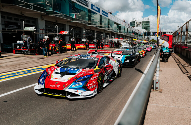 Působivý výsledek ze „zeleného pekla“. Mičánek Motorsport posbíral čtyři pódia i důležité body