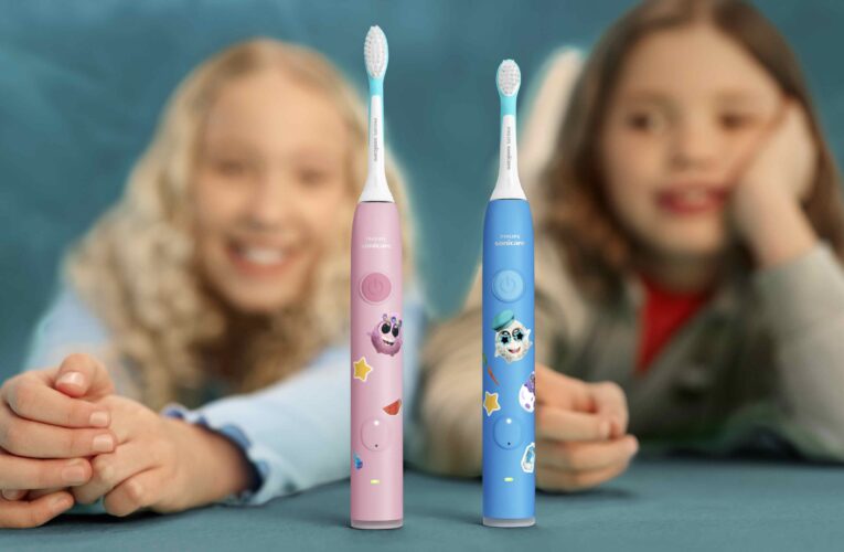 Konec přemlouvání v koupelně. Nový kartáček Philips Sonicare for Kids mění čištění zubů v zábavu